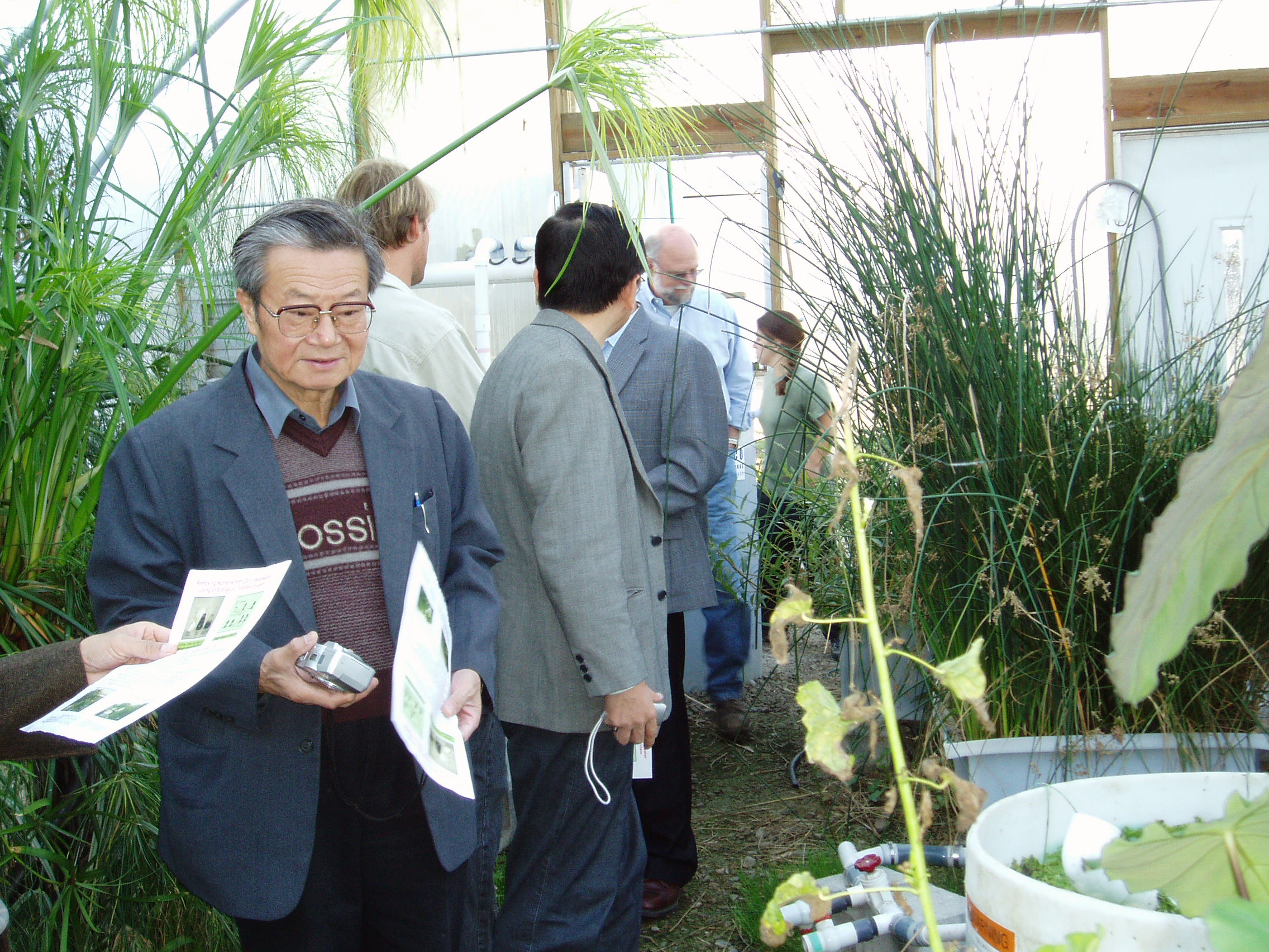 茆智院士考察俄亥俄州立大学水环境修复实验室